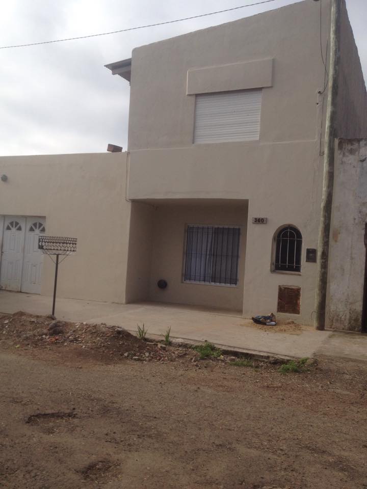 VENTA CASA POSIBLE PERMUTA POR DPTO EN CAPITAL