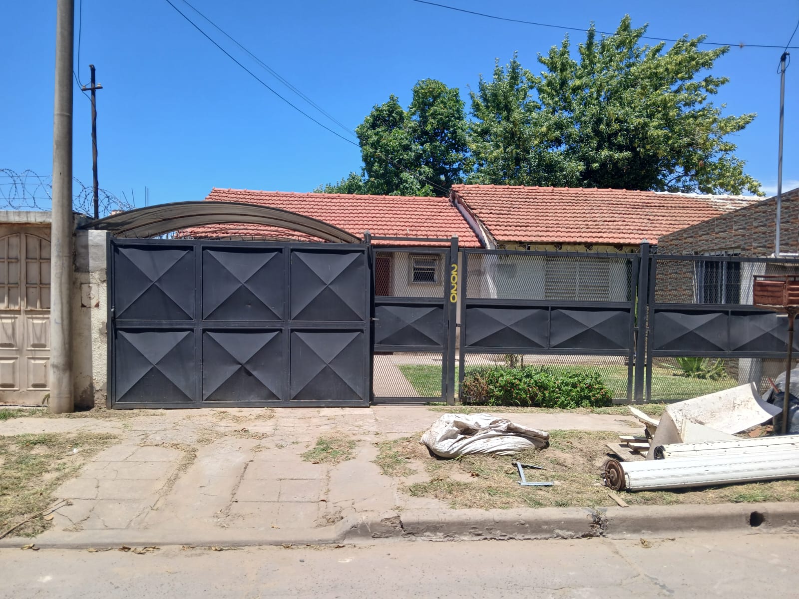 vendo- permuto casa amplia mas local